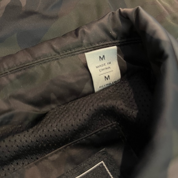 Levi’s Shell Jacket - Medium - Picture 13 of 16